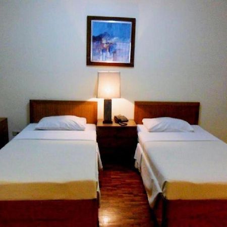 Amorsolo Mansion Hotel マニラ市 エクステリア 写真