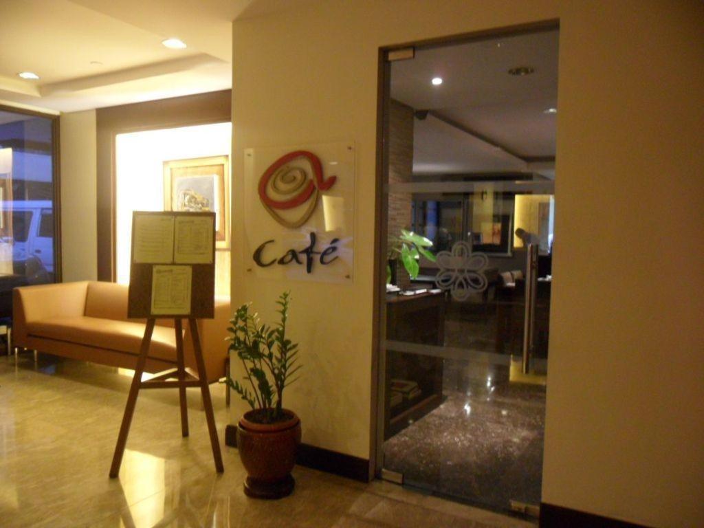Amorsolo Mansion Hotel マニラ市 エクステリア 写真