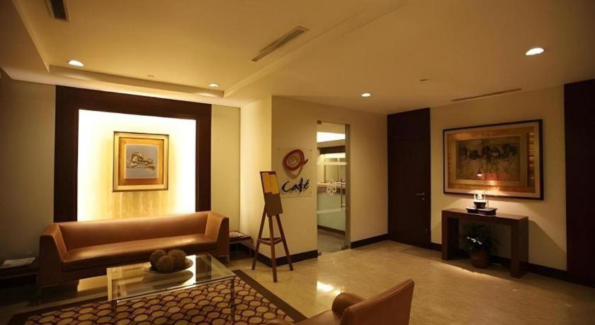 Amorsolo Mansion Hotel マニラ市 エクステリア 写真