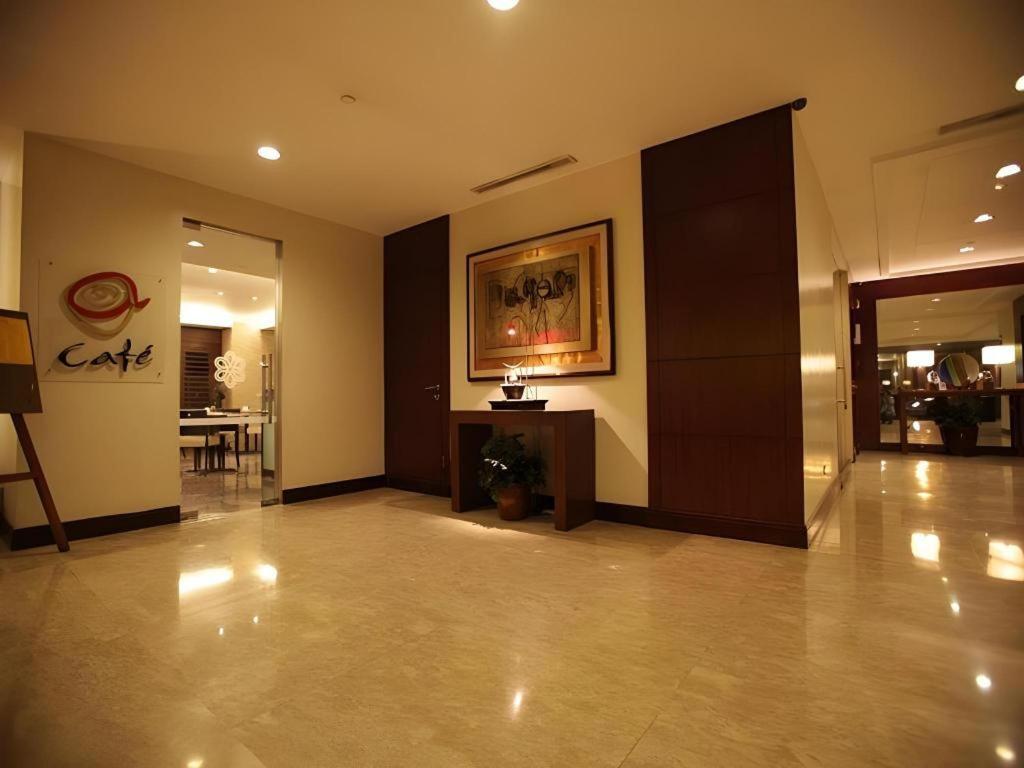 Amorsolo Mansion Hotel マニラ市 エクステリア 写真