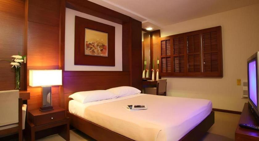 Amorsolo Mansion Hotel マニラ市 エクステリア 写真