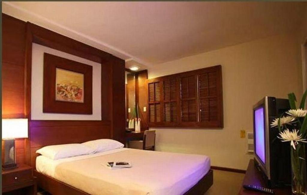 Amorsolo Mansion Hotel マニラ市 エクステリア 写真