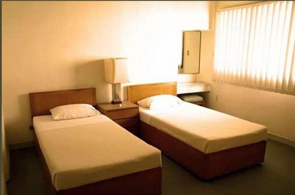 Amorsolo Mansion Hotel マニラ市 エクステリア 写真