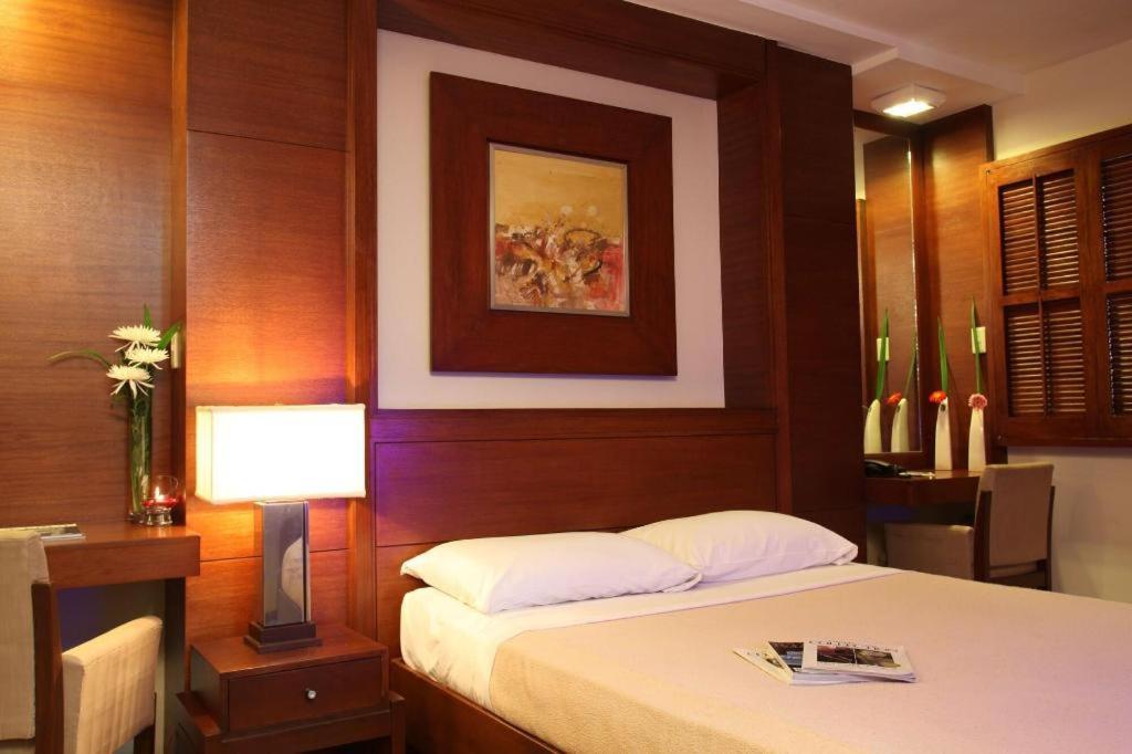 Amorsolo Mansion Hotel マニラ市 エクステリア 写真
