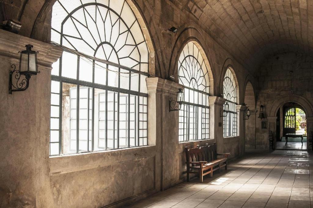 Amorsolo Mansion Hotel マニラ市 エクステリア 写真