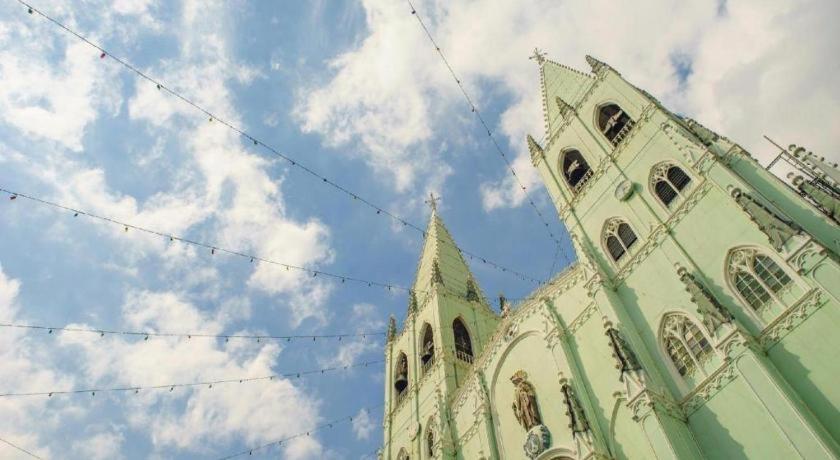 Amorsolo Mansion Hotel マニラ市 エクステリア 写真